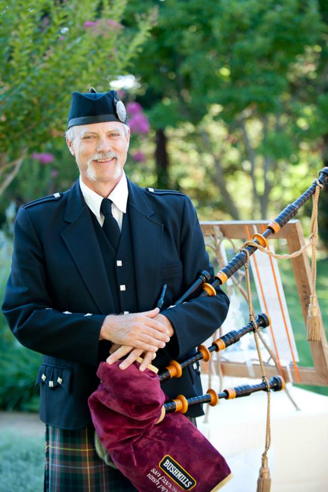 hire bagpipe player